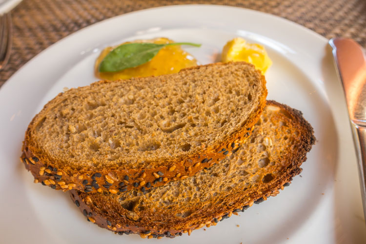 bake-lunch-service-banquet-bread